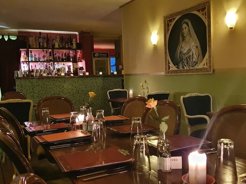 Jolie Restaurant + Cocktail & Wein