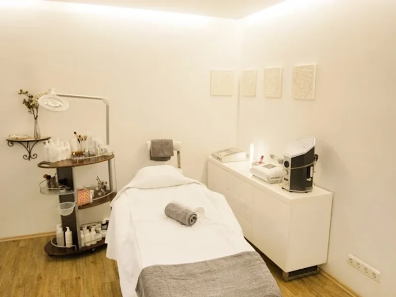 FACE & BODY by Yvonne Corrias - Kosmetikstudio München