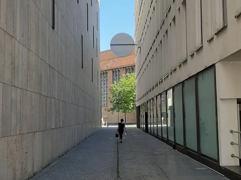 Klangsteine in der Gasse