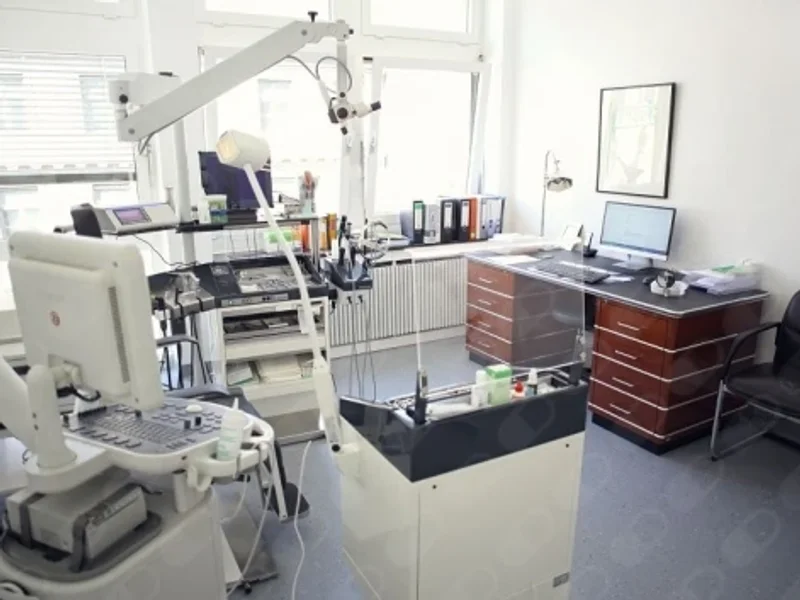 Dr. med. N. Neufeldt