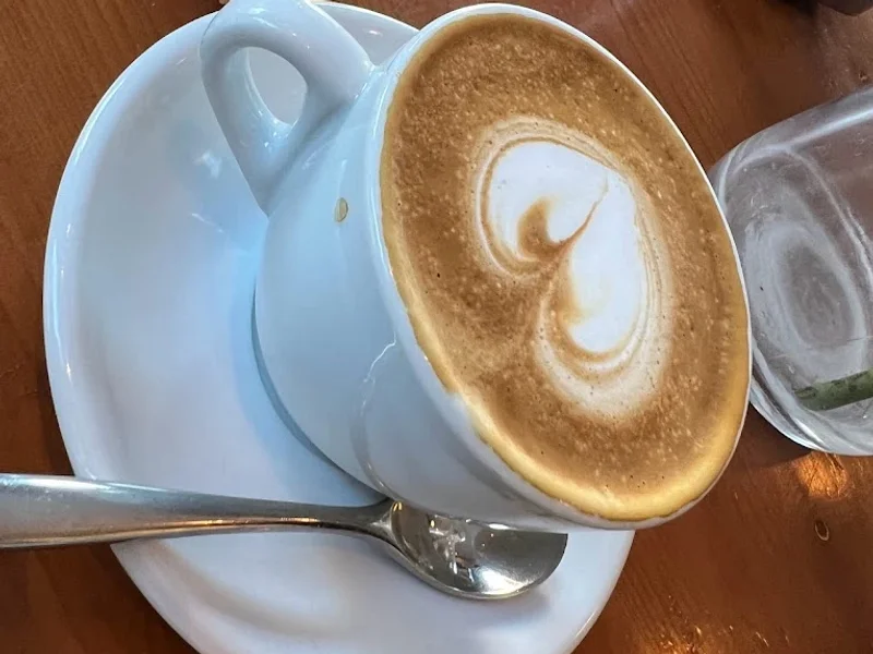 TRE PAZZI Café & Bar