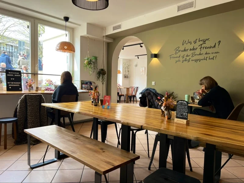 MOHO'S - Home of Barista