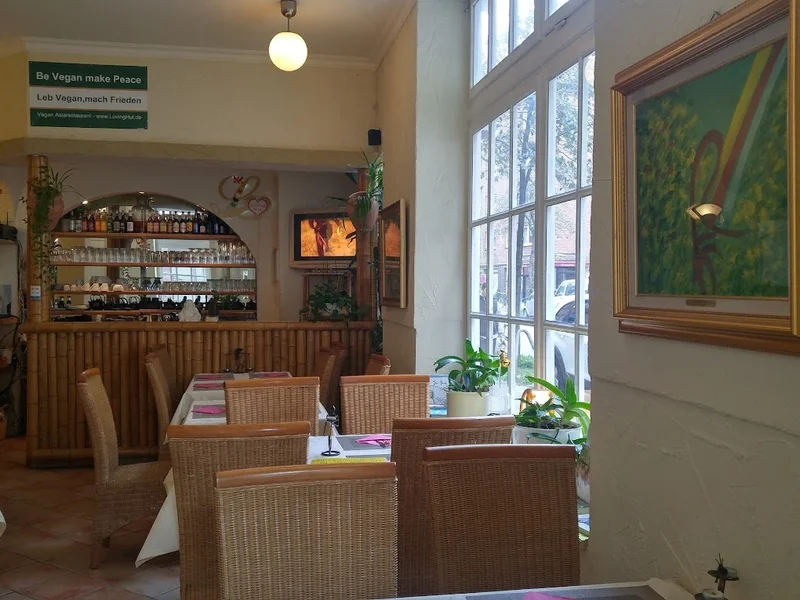 Loving Hut -VeganWelt, Asia-Restaurant