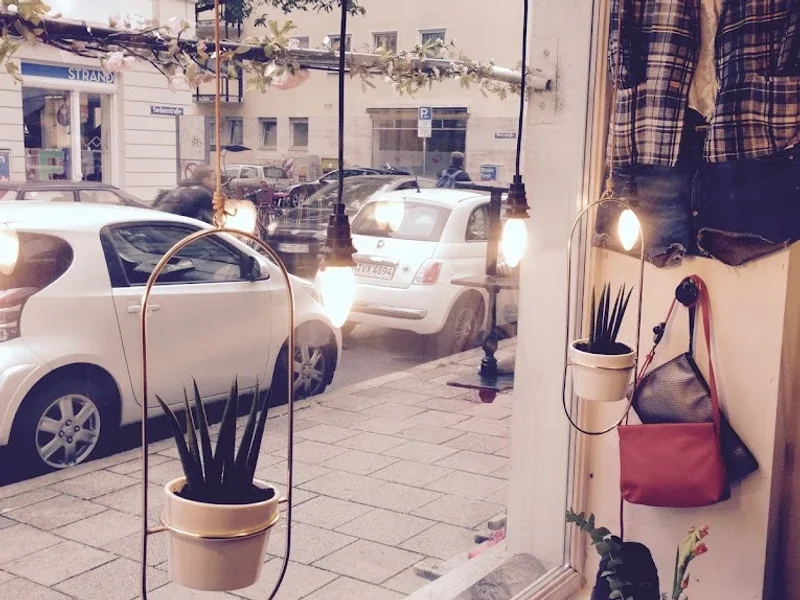 blaugold . . . local store for preloved pieces