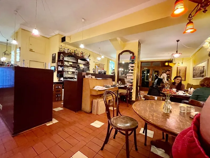 Café im Hinterhof