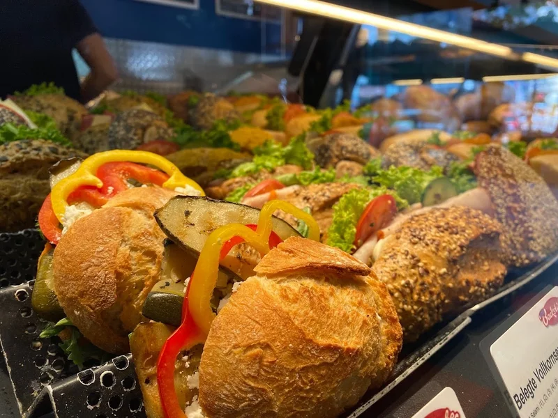 Frisch Backstube - Café am Max-Weber-Platz