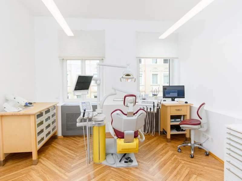 Zahnarzt Dr. Henrik Bauer-Textor