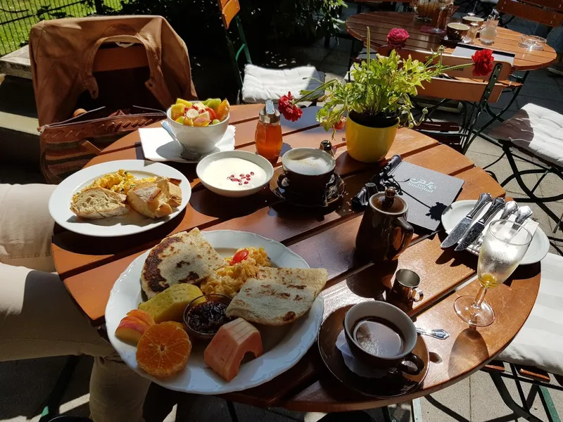 Café im Hinterhof