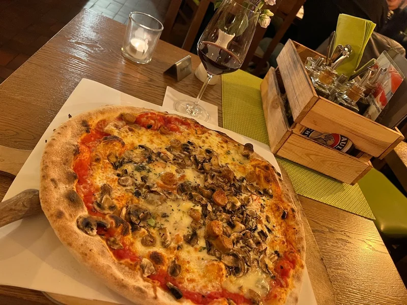 Solo Pizza