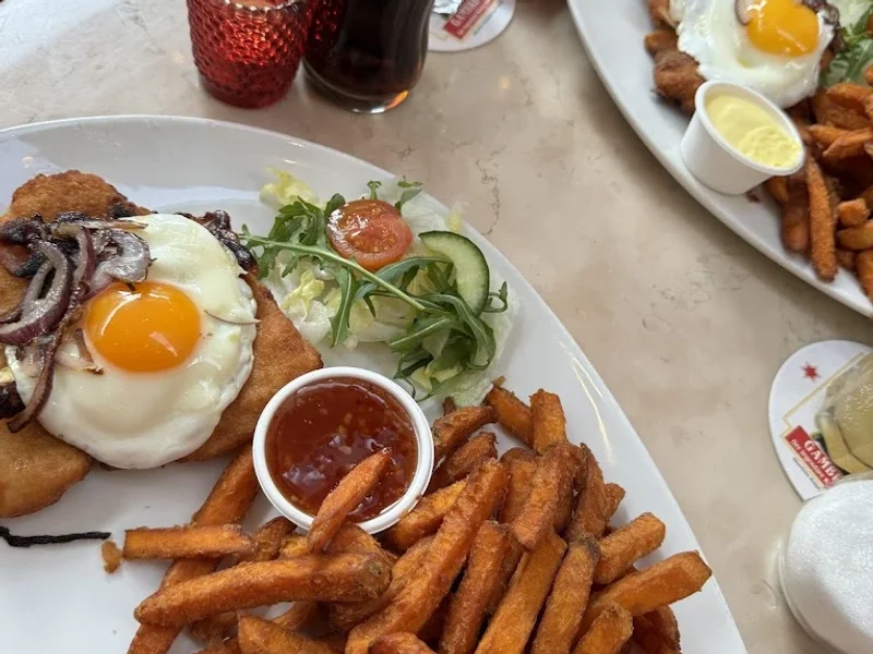 Cafe Extrablatt Köln Breite Straße