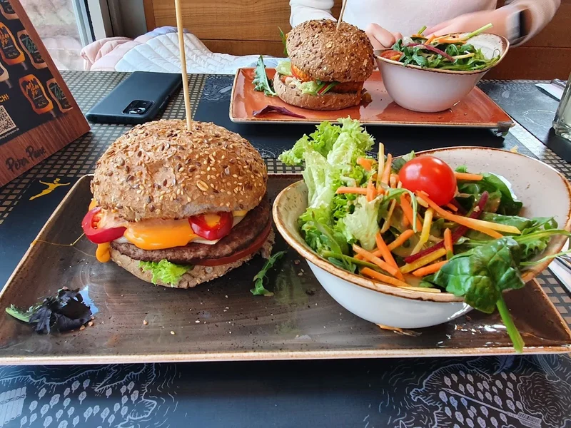 PETER PANE Burgergrill & Bar