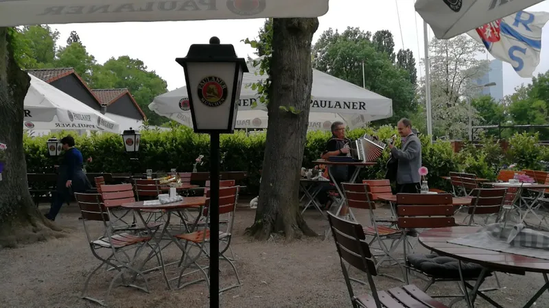 Paulaner Platzhirsch am Main