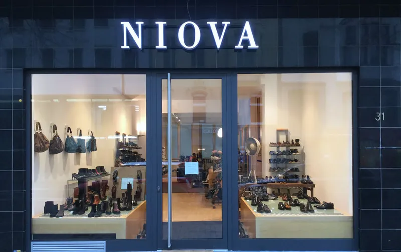 Niova Schuhe