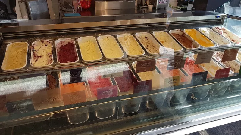 Bizziice Eisdiele Organic Gelato Sachsenhausen