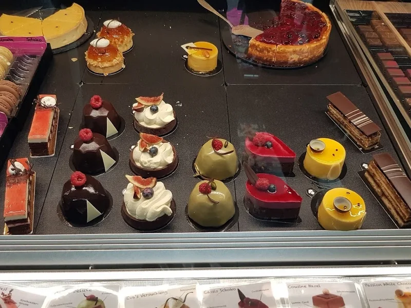 Törtchen Törtchen - Neusser Straße