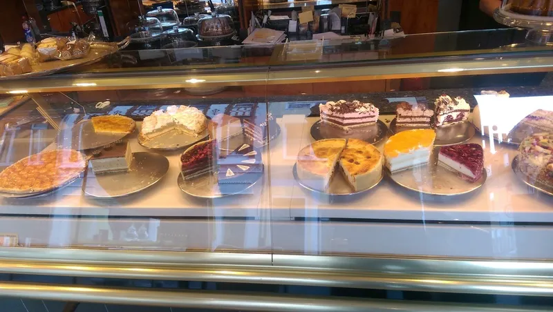 Café Konditorei Hirsch.