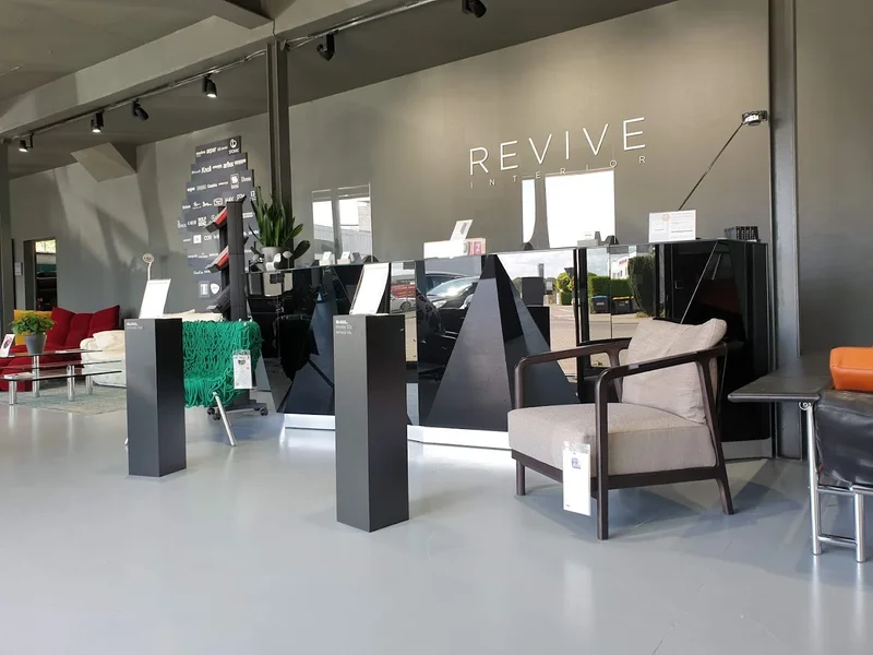Revive | Designermöbel aus 2. Hand - Showroom Köln