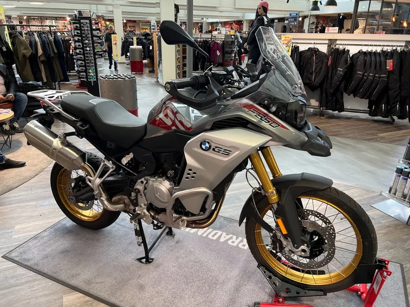 Louis Frankfurt/Main - Motorradbekleidung und Motorradzubehör