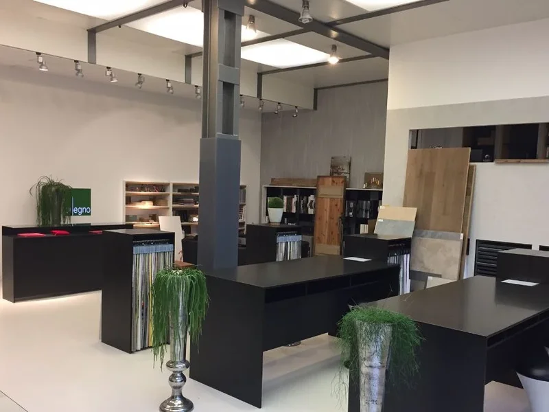 Neles Mode im Raum - Frankfurt am Main