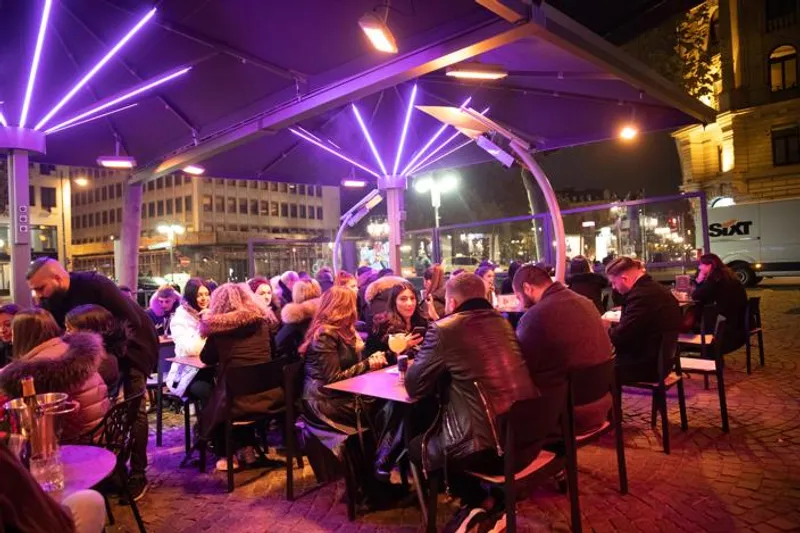 L’Avenue Bar