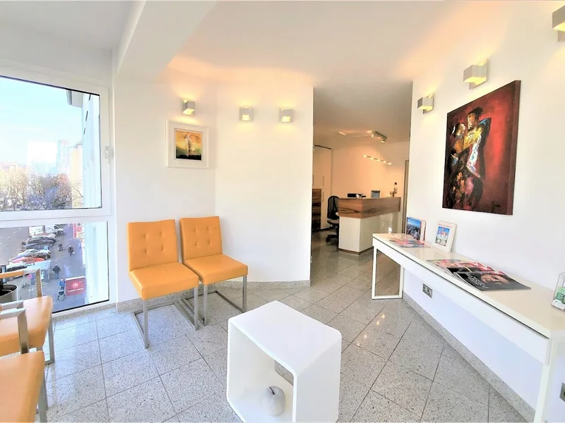 Nasim Hintzmann Zahnarztpraxis am Ebertplatz