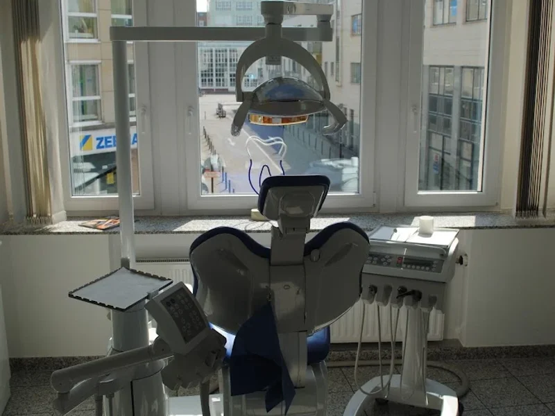 Dr. med. dent. N. Weißen und J. Terhoeven