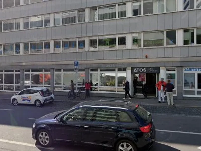 Herr Dr. med. Lorenz Becker