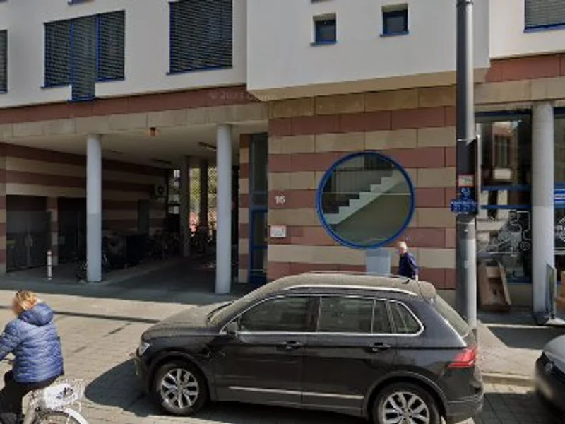 Frau Dr. med. Claudia Röder-Dischinger