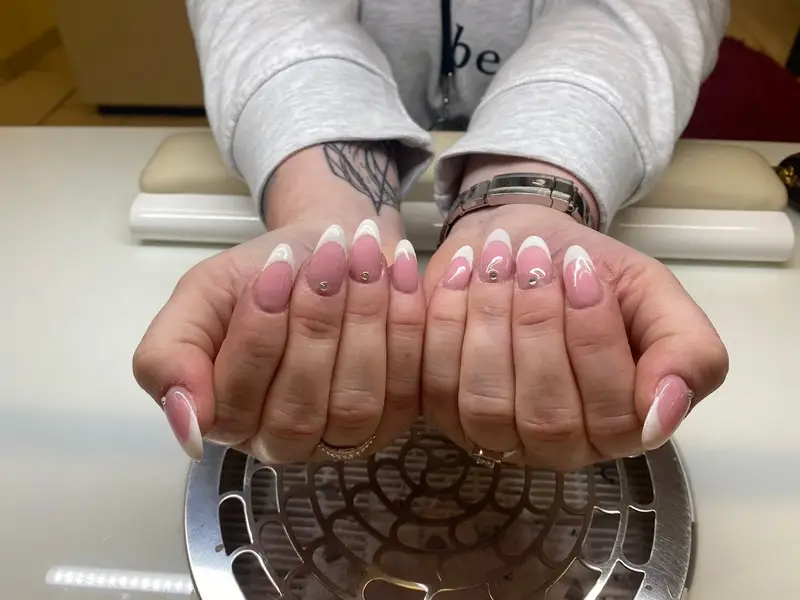 Tralis Nails Köln Nagelstudio