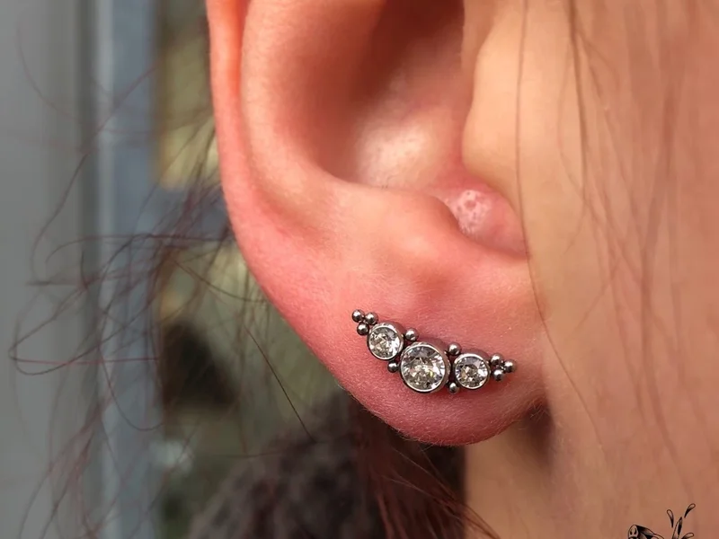 SnakebloodPiercing - (working at Pigment Gallery)