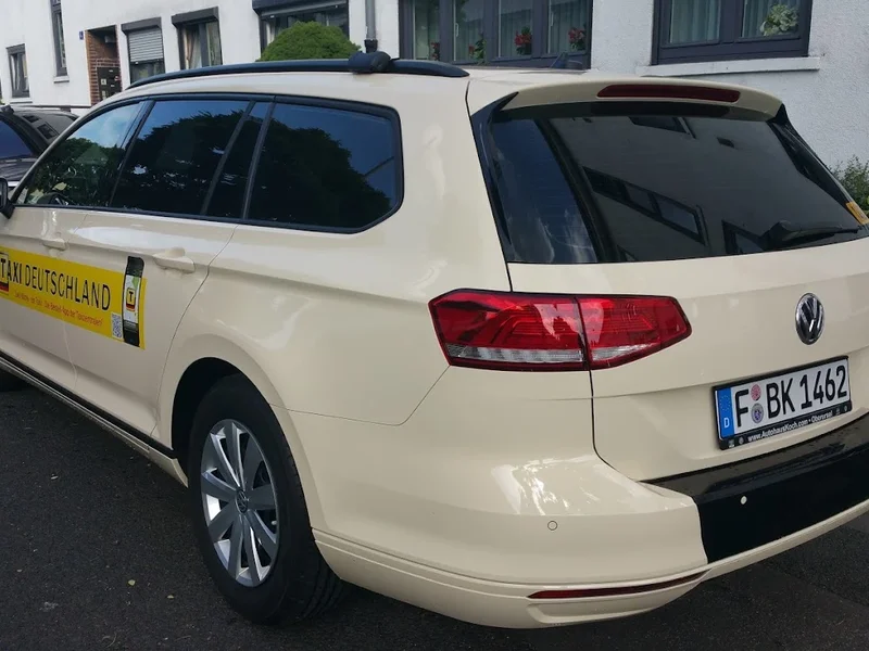 Taxi / Mietwagen Flughafentransfer Kutlug
