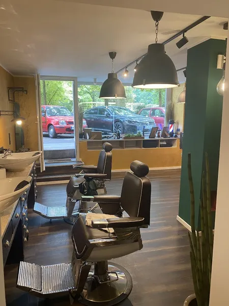 Barbershop Tiraschci