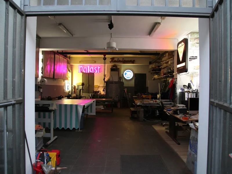 EDEL Reklame • Meisterbetrieb für Werbetechnik in Köln • Exclusive signage made in Germany