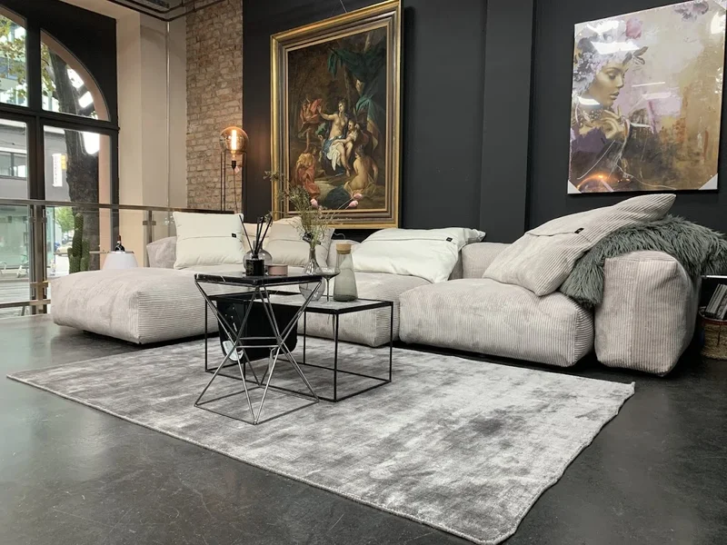 Wohnraum Bullfrog Flagship-Store und weitere Marken...