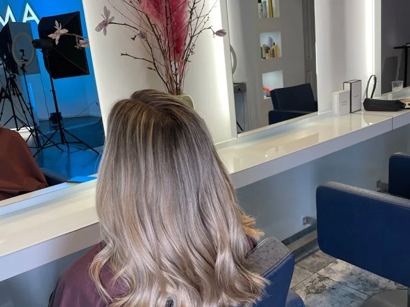 AMO Frankfurt - Der Balayage & Blond Experte