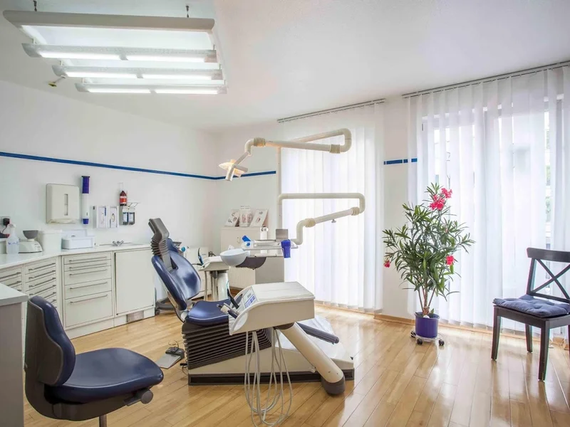 Zahnarztpraxis Dr. Peter Kühn & Kollegen in Köln