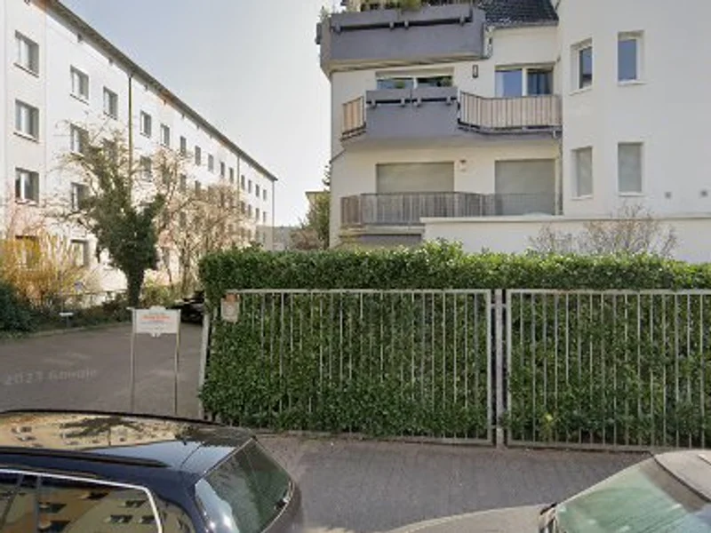 Frau Dr. Tosca Heßler