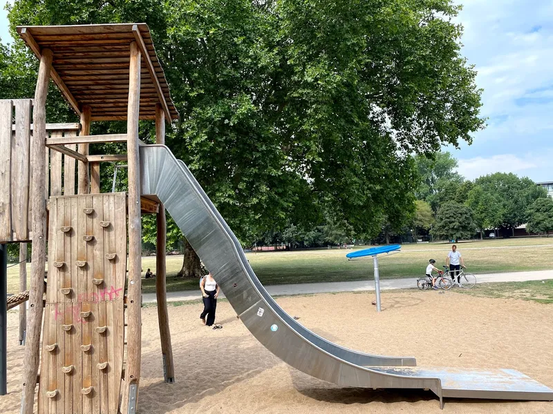 Spielplatz Schmalbeinstraße