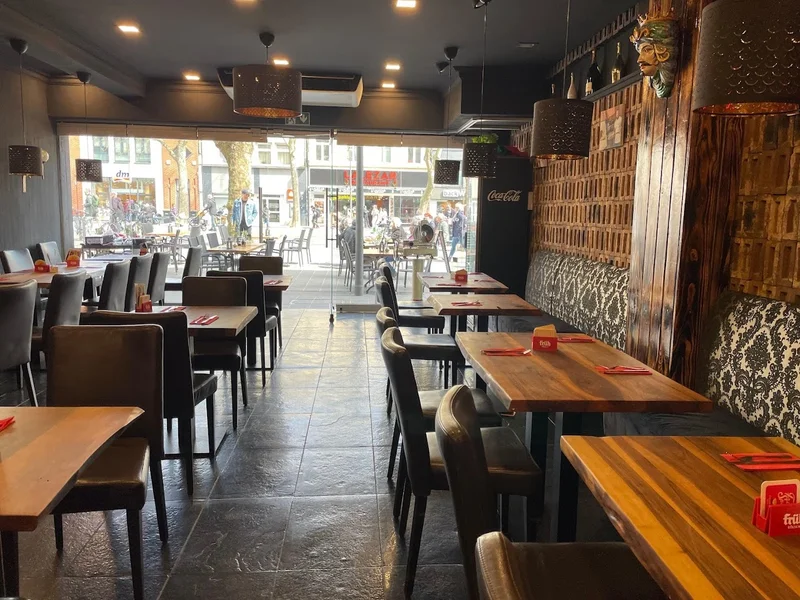 In Piazza cucina italiana - Neapolitanische Pizza