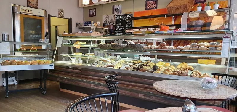 Café Bäckerei George