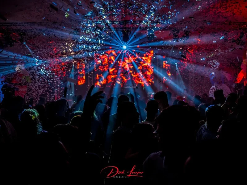 Dirk Loerper Fotographie im Leskan Park, Köln