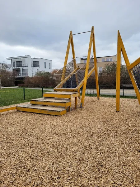 Gelber Spielplatz