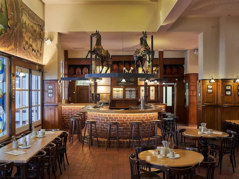 FRÜH "Em Tattersall"