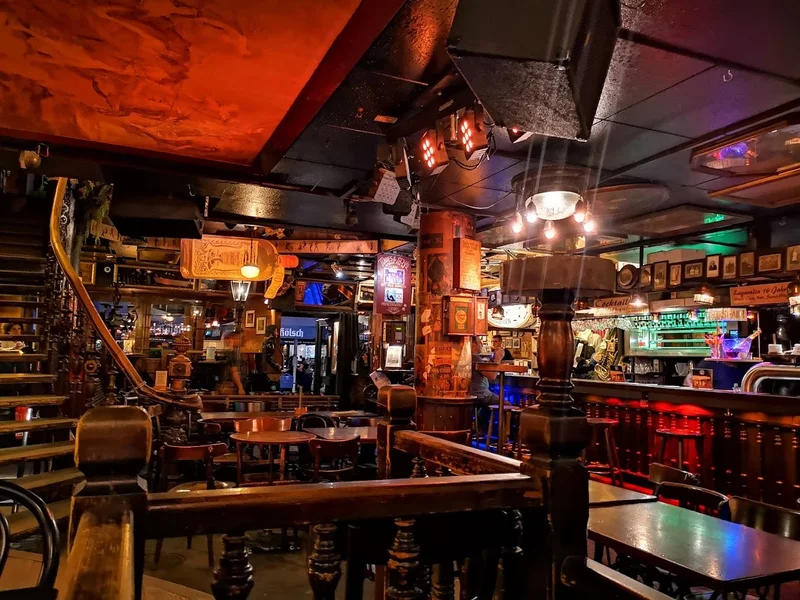 Papa Joe's Biersalon Klimperkasten