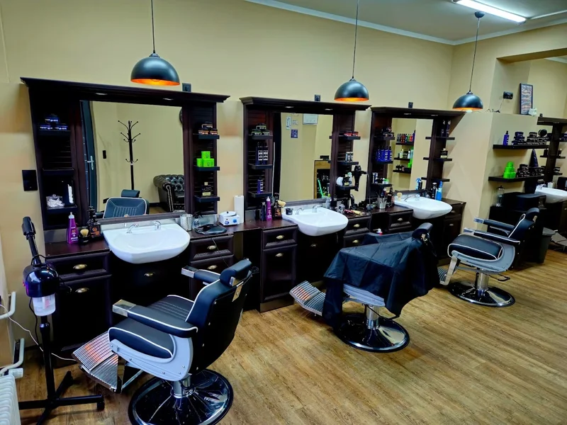 𝐁𝐀𝐑𝐁𝐈𝐄𝐑𝐒𝐓𝐔𝐁𝐄 𝐁𝐘 𝐑𝐀𝐌𝐎 Herrenfriseur