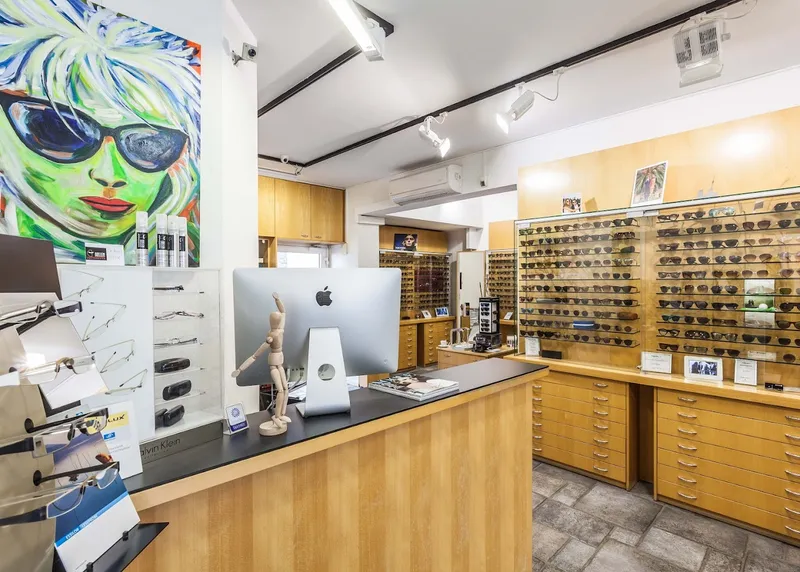 Brillen Hallerbach KG | Optik & Kontaktlinsen Köln