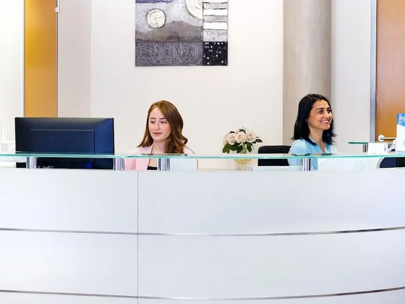 Dr. med. univ. Dr. med. dent. Thomas J. Pechacek & Kollegen | Zahnklinik & Notdienst Köln| Kompetenz-Zentrum für Zahnmedizin