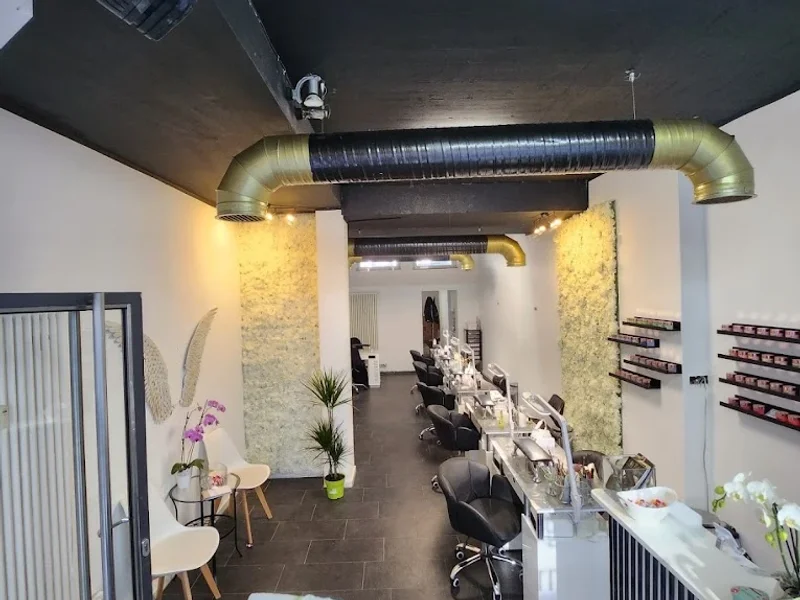 Mary Nails &Lashes - Nagelstudio Köln Zentrum