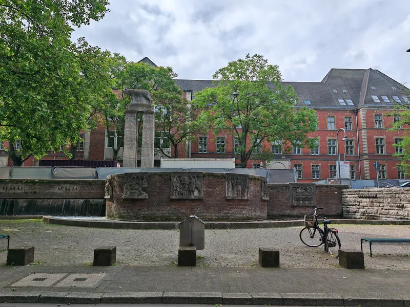 Römerbrunnen, Köln - Franz Brantzky (1914-1915)