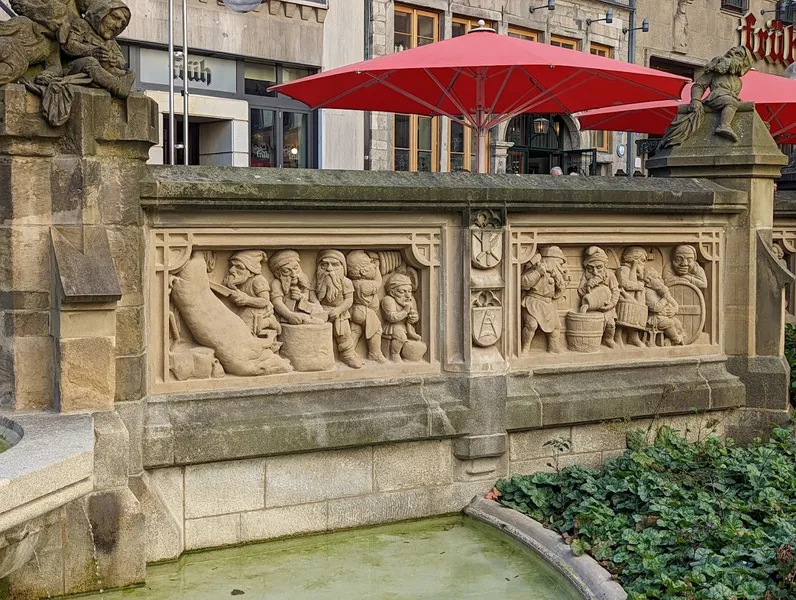 Heinzelmännchenbrunnen, Köln - Edmund Renard